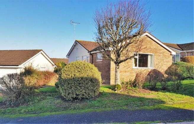 Spacious Bunglalow in need of updating - Haydons Park, Honiton