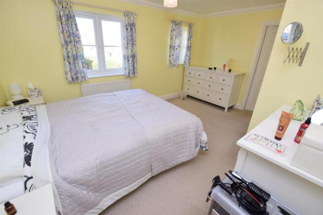 MAIN BEDROOM