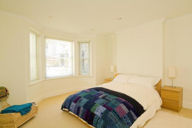 8091488-bedroom2-max