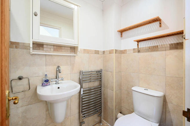 6 forge mews tn31...