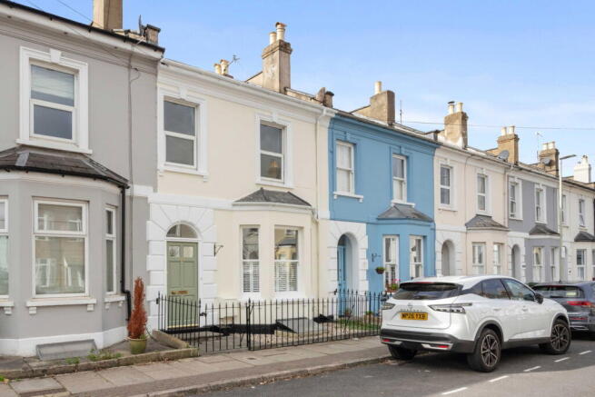 4 Bedroom Terraced in GL52 6BD