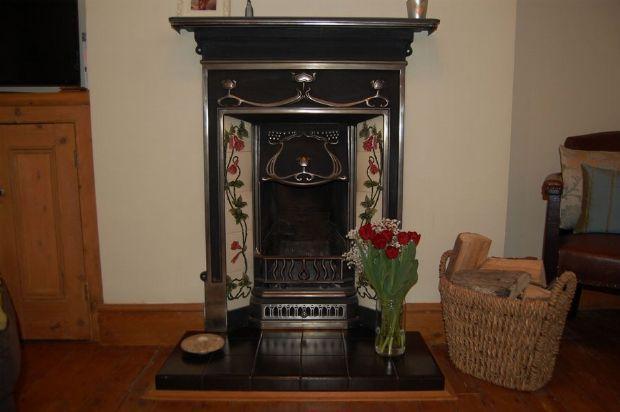 FEATURE FIREPLACE