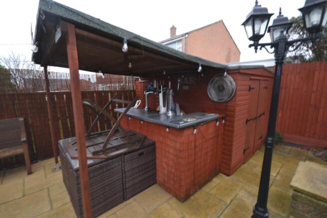 OUTSIDE BAR