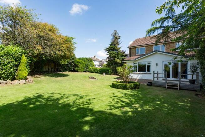 4 bed Detached for sale Image 4
