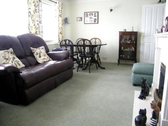 Front Aspect Lounge