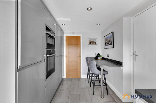 4 bed Detached for sale Image 9