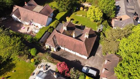 Highfield Drive, Burton-On-Trent, DE15