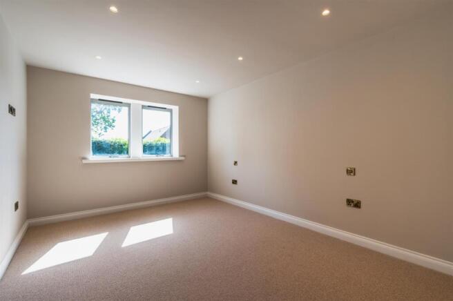 2 bed Apartment for sale Image 9