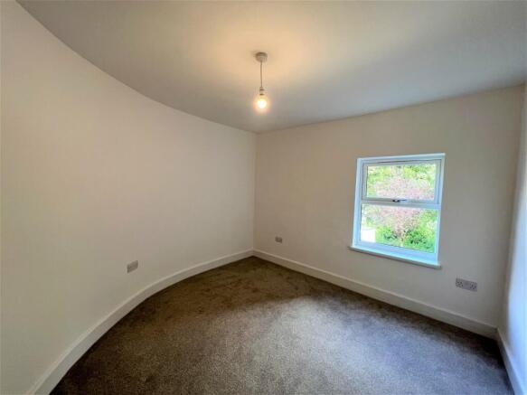 2 bed Flat to rent Image 7