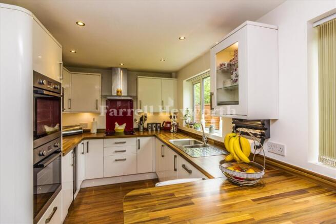 Kitchen image 3
