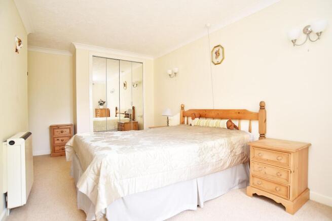 1 bed Flat for sale Image 5