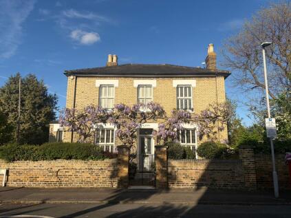 Burton Road, Kingston upon Thames, KT2