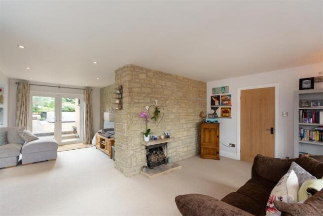 Sitting Room 1.jpeg
