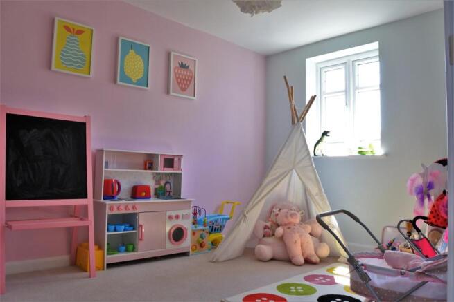 BEDROOM 2