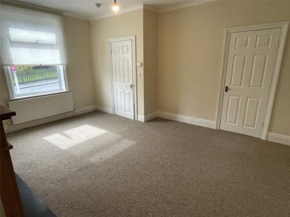 2 bed End of Terrace to rent Image 8