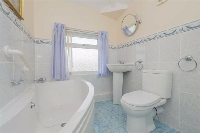 Bathroom / WC:
