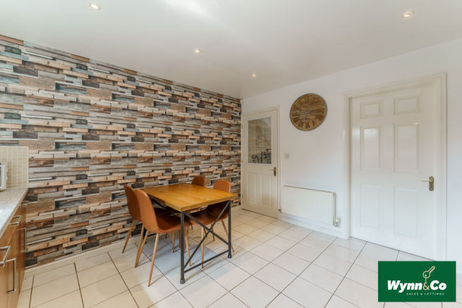 4 bed Detached for sale Image 11
