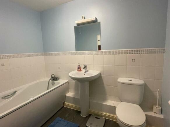 Bathroom.,.jpg