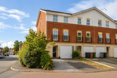 Fulneck Close, Leeds, LS11