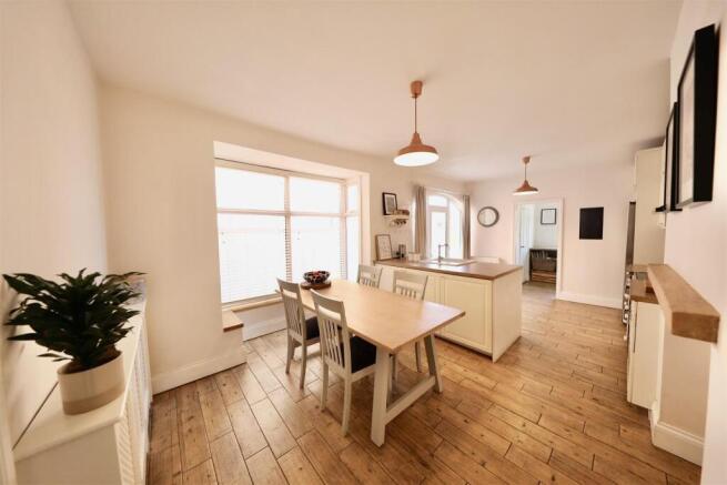 4 bed Terraced for sale Image 6