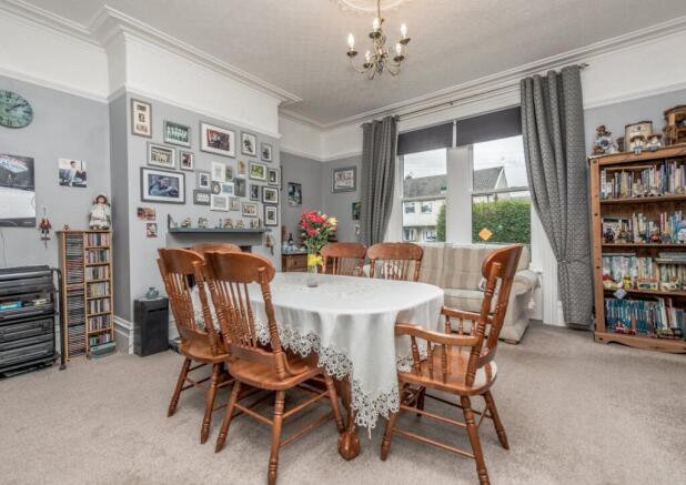 4 bed Detached for sale Image 6