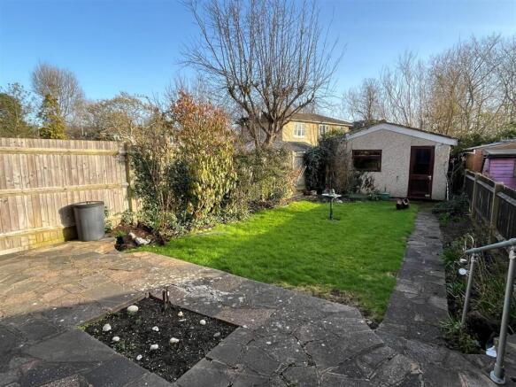 21 Kneller Gardens garden sunny.jpg