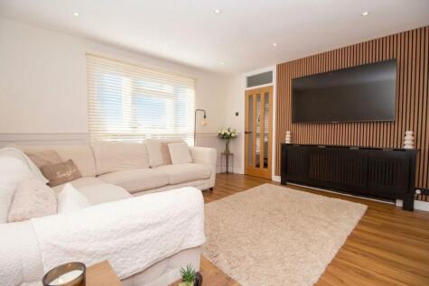 Lytham Avenue, South Oxhey, WD19