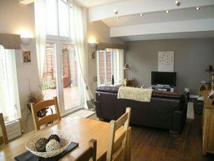 DINING LOUNGE