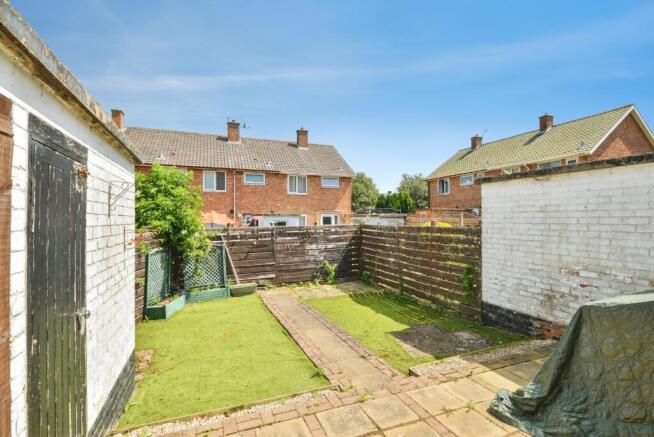 3 bed Semi-Detached for sale Image 12