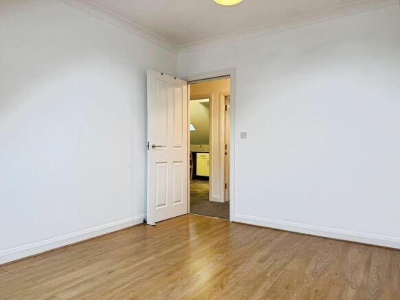 2 bed Flat to rent Image 6