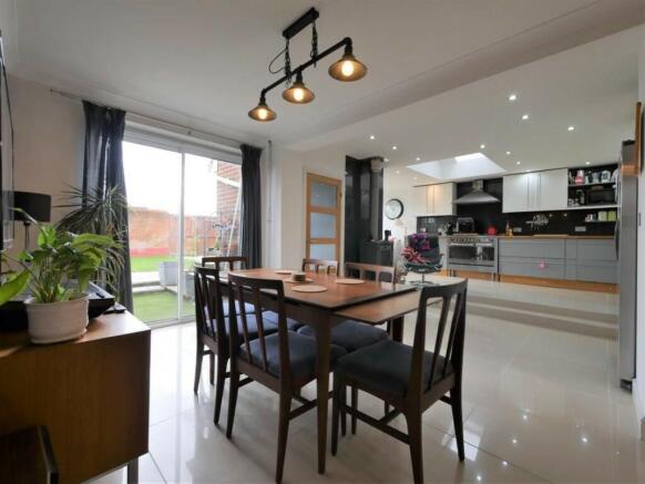 KITCHEN DINING LI...