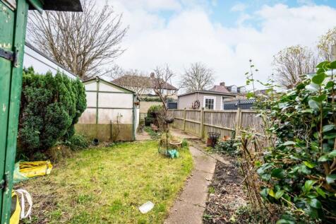 Lisbon Avenue, Twickenham, TW2
