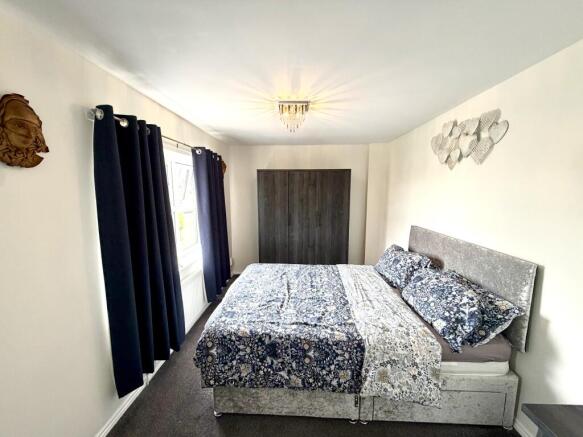 2 bed Semi-Detached for sale Image 7