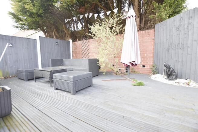REAR ENCLOSED  GARDEN