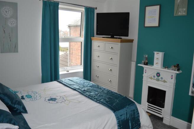 BEDROOM 2