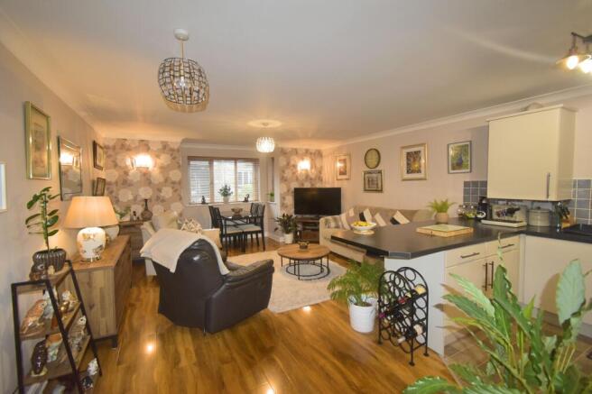 Living / Dining Kitchen