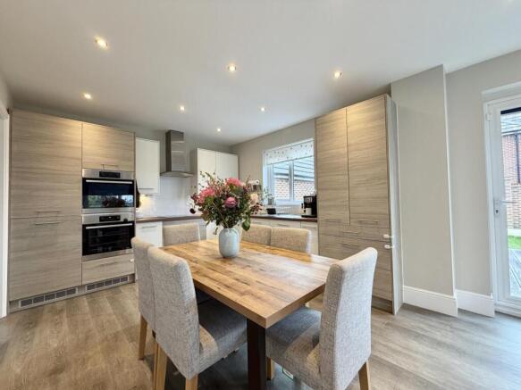 Helmsley Row, Garforth, Leeds photo 4