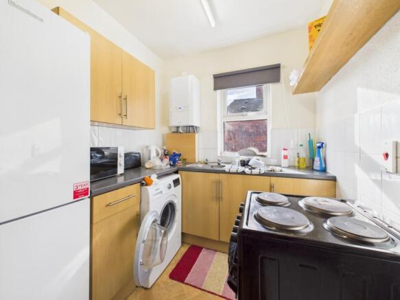 4 bed Apartment for sale Image 9