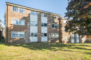 27, 211 Boston Court, Selhurst Road, South Norwood, London SE25 6YA