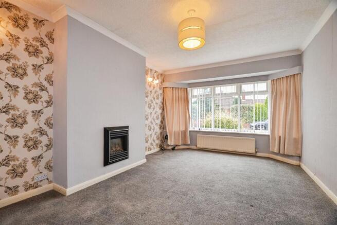 3 bed Semi-Detached Bungalow for sale Image 6