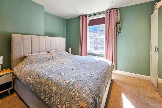 3 bed Terraced to rent Image 4