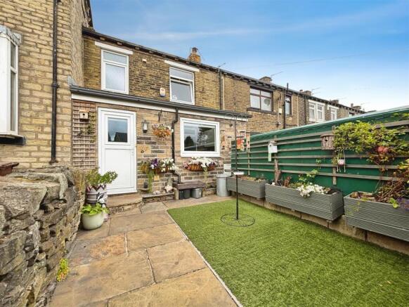 2 bed Terraced for sale in bradford