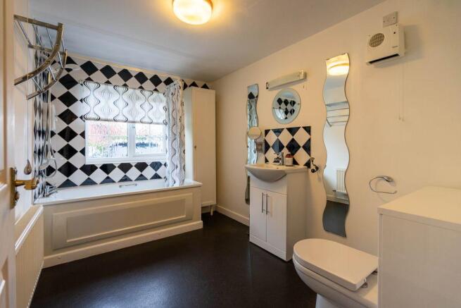 Ensuite to Bed 4