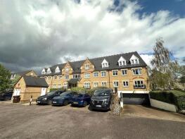 18, Cheltenham House, Exeter Close, Watford WD24 4BL