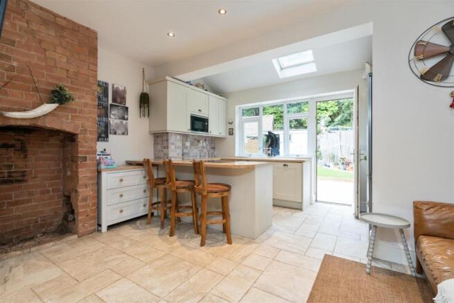124 Darley Green Road_15.jpg