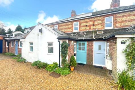 Folly Lane North, Farnham, Surrey, GU9