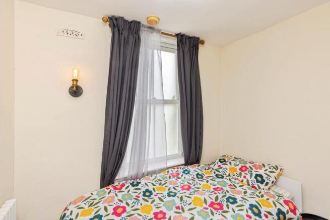 4 bed Detached for sale Image 11