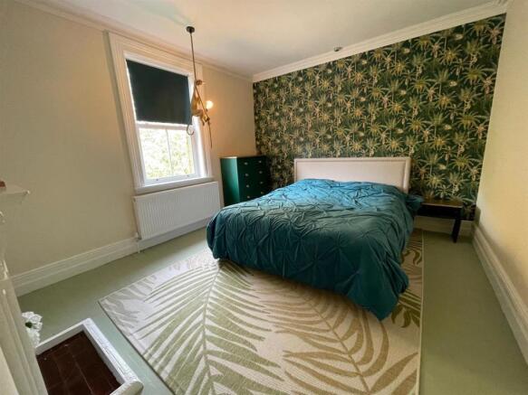 Green bedroom.jpg