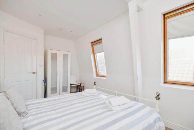 1 bed Flat for sale Image 12