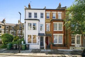 65, Heyford Avenue, London SW8 1EB
